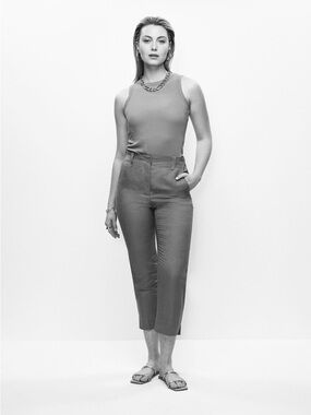 MELANIE LYNE // Linen-Blend Capri Pants